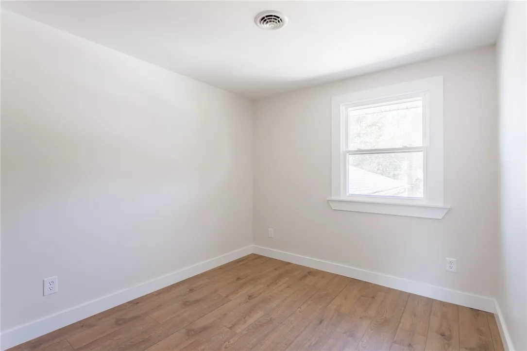 100 Kings Gate South, Irondequoit, New York 14617, Irondequoit, New York 14617, 5 Bedrooms Bedrooms, 9 Rooms Rooms,2 BathroomsBathrooms,Residential,For Sale,100 Kings Gate South, Irondequoit, New York 14617,R1625433