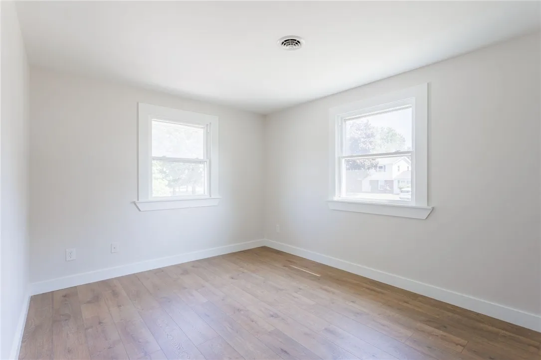 100 Kings Gate South, Irondequoit, New York 14617, Irondequoit, New York 14617, 5 Bedrooms Bedrooms, 9 Rooms Rooms,2 BathroomsBathrooms,Residential,For Sale,100 Kings Gate South, Irondequoit, New York 14617,R1625433