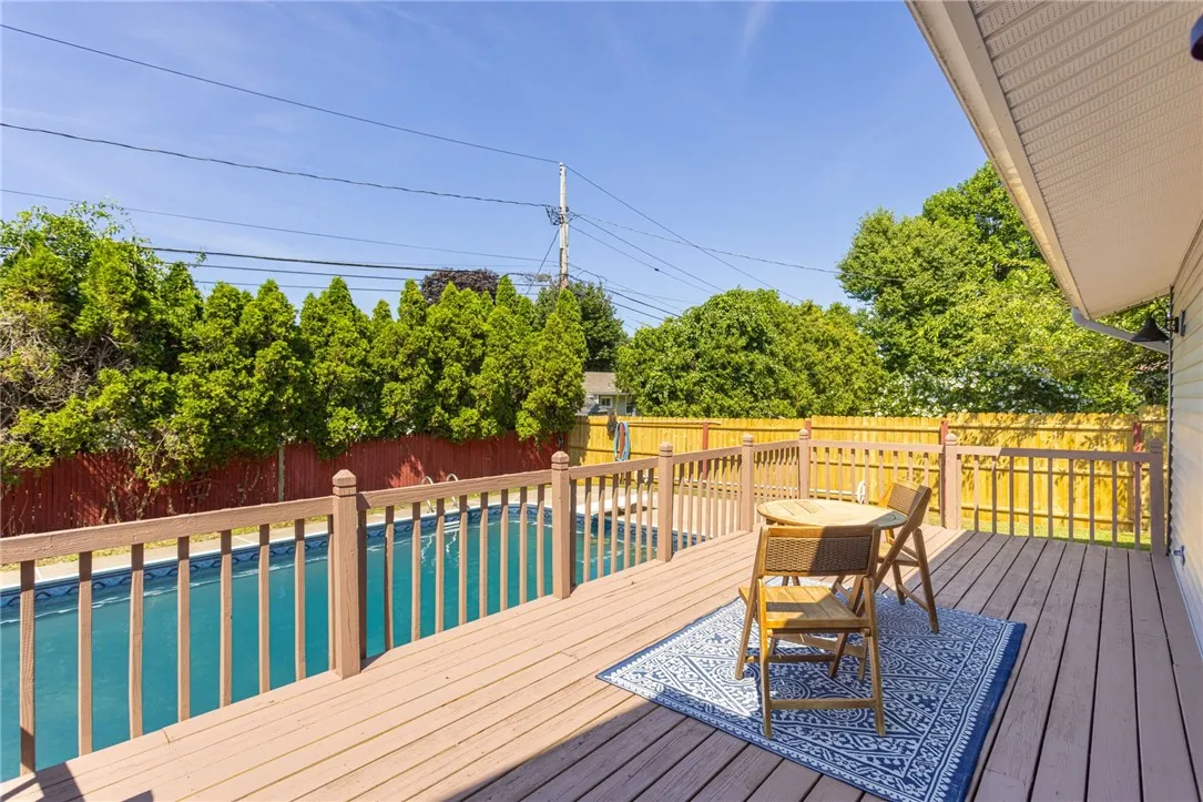 100 Kings Gate South, Irondequoit, New York 14617, Irondequoit, New York 14617, 5 Bedrooms Bedrooms, 9 Rooms Rooms,2 BathroomsBathrooms,Residential,For Sale,100 Kings Gate South, Irondequoit, New York 14617,R1625433