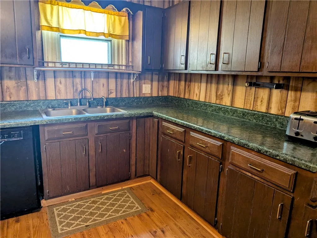 609 Mount Zoar Street, Elmira City, New York 14904, Elmira City, New York 14904, 3 Bedrooms Bedrooms, 7 Rooms Rooms,1 BathroomBathrooms,Residential,For Sale,609 Mount Zoar Street, Elmira City, New York 14904,R1625112