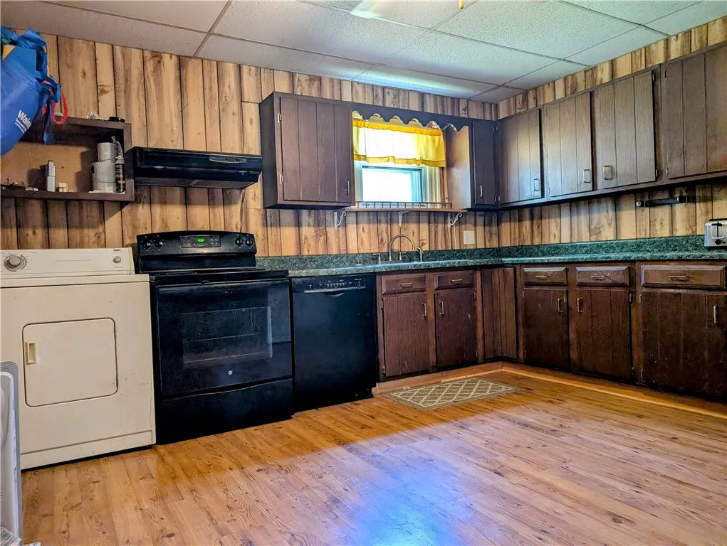 609 Mount Zoar Street, Elmira City, New York 14904, Elmira City, New York 14904, 3 Bedrooms Bedrooms, 7 Rooms Rooms,1 BathroomBathrooms,Residential,For Sale,609 Mount Zoar Street, Elmira City, New York 14904,R1625112