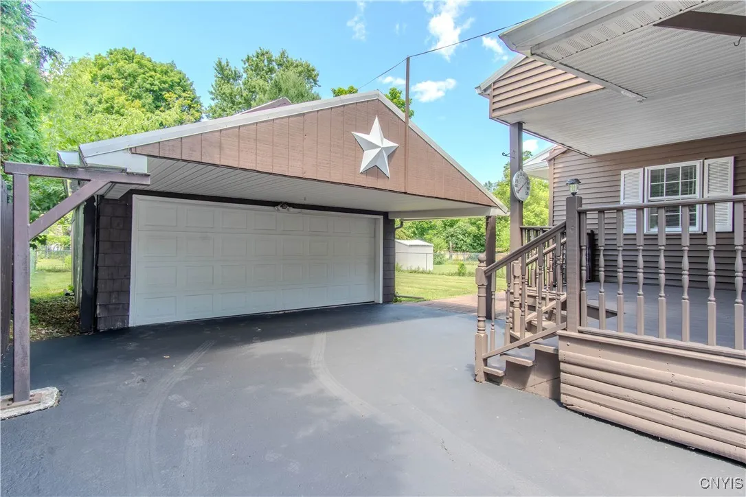 212 Iroquois Avenue West, Watertown City, New York, Watertown City, New York 13601, 2 Bedrooms Bedrooms, 5 Rooms Rooms,1 BathroomBathrooms,Residential,For Sale,212 Iroquois Avenue West, Watertown City, New York,S1624738