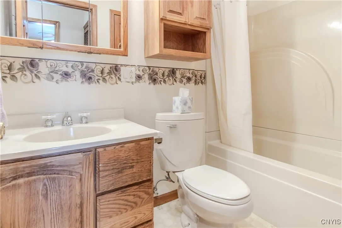 212 Iroquois Avenue West, Watertown City, New York, Watertown City, New York 13601, 2 Bedrooms Bedrooms, 5 Rooms Rooms,1 BathroomBathrooms,Residential,For Sale,212 Iroquois Avenue West, Watertown City, New York,S1624738