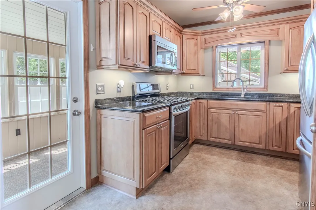 212 Iroquois Avenue West, Watertown City, New York, Watertown City, New York 13601, 2 Bedrooms Bedrooms, 5 Rooms Rooms,1 BathroomBathrooms,Residential,For Sale,212 Iroquois Avenue West, Watertown City, New York,S1624738