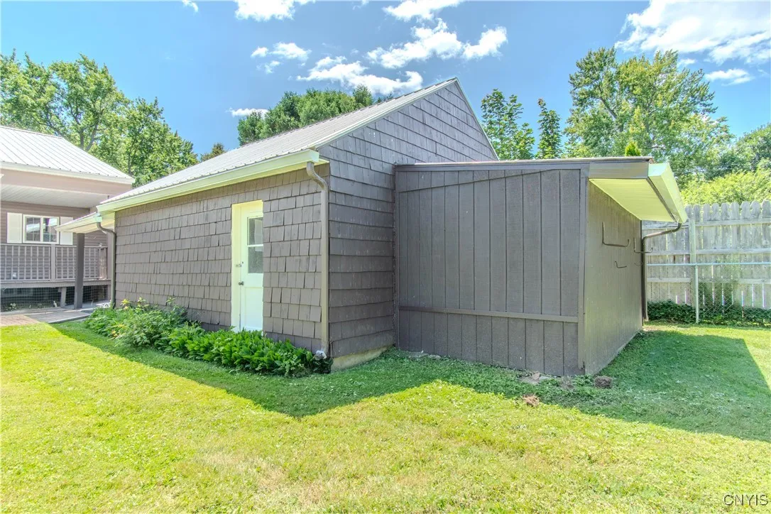 212 Iroquois Avenue West, Watertown City, New York, Watertown City, New York 13601, 2 Bedrooms Bedrooms, 5 Rooms Rooms,1 BathroomBathrooms,Residential,For Sale,212 Iroquois Avenue West, Watertown City, New York,S1624738