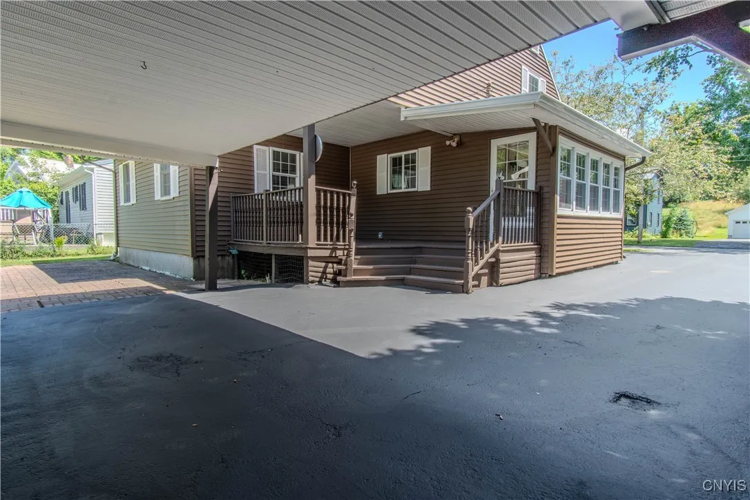 212 Iroquois Avenue West, Watertown City, New York, Watertown City, New York 13601, 2 Bedrooms Bedrooms, 5 Rooms Rooms,1 BathroomBathrooms,Residential,For Sale,212 Iroquois Avenue West, Watertown City, New York,S1624738