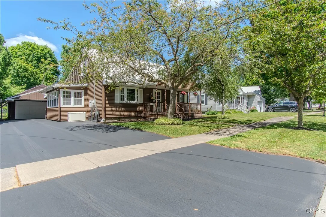 212 Iroquois Avenue West, Watertown City, New York, Watertown City, New York 13601, 2 Bedrooms Bedrooms, 5 Rooms Rooms,1 BathroomBathrooms,Residential,For Sale,212 Iroquois Avenue West, Watertown City, New York,S1624738