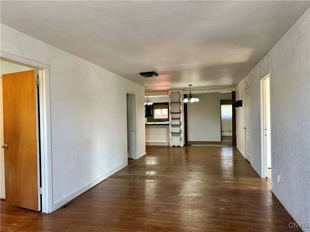 2117 Main Street, Cazenovia, New York 13035, Cazenovia, New York 13035, 4 Bedrooms Bedrooms, 7 Rooms Rooms,1 BathroomBathrooms,Residential Lease,For Rent,2117 Main Street, Cazenovia, New York 13035,S1625335