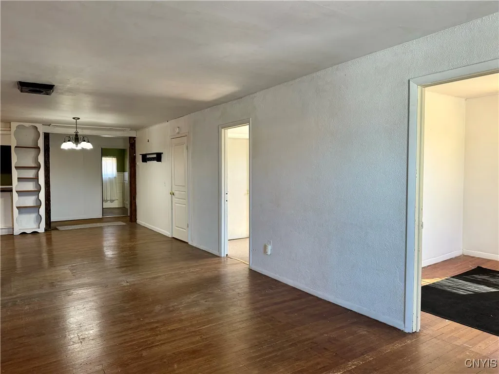 2117 Main Street, Cazenovia, New York 13035, Cazenovia, New York 13035, 4 Bedrooms Bedrooms, 7 Rooms Rooms,1 BathroomBathrooms,Residential Lease,For Rent,2117 Main Street, Cazenovia, New York 13035,S1625335
