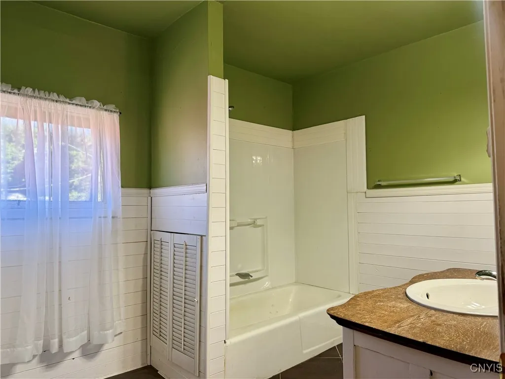 2117 Main Street, Cazenovia, New York 13035, Cazenovia, New York 13035, 4 Bedrooms Bedrooms, 7 Rooms Rooms,1 BathroomBathrooms,Residential Lease,For Rent,2117 Main Street, Cazenovia, New York 13035,S1625335