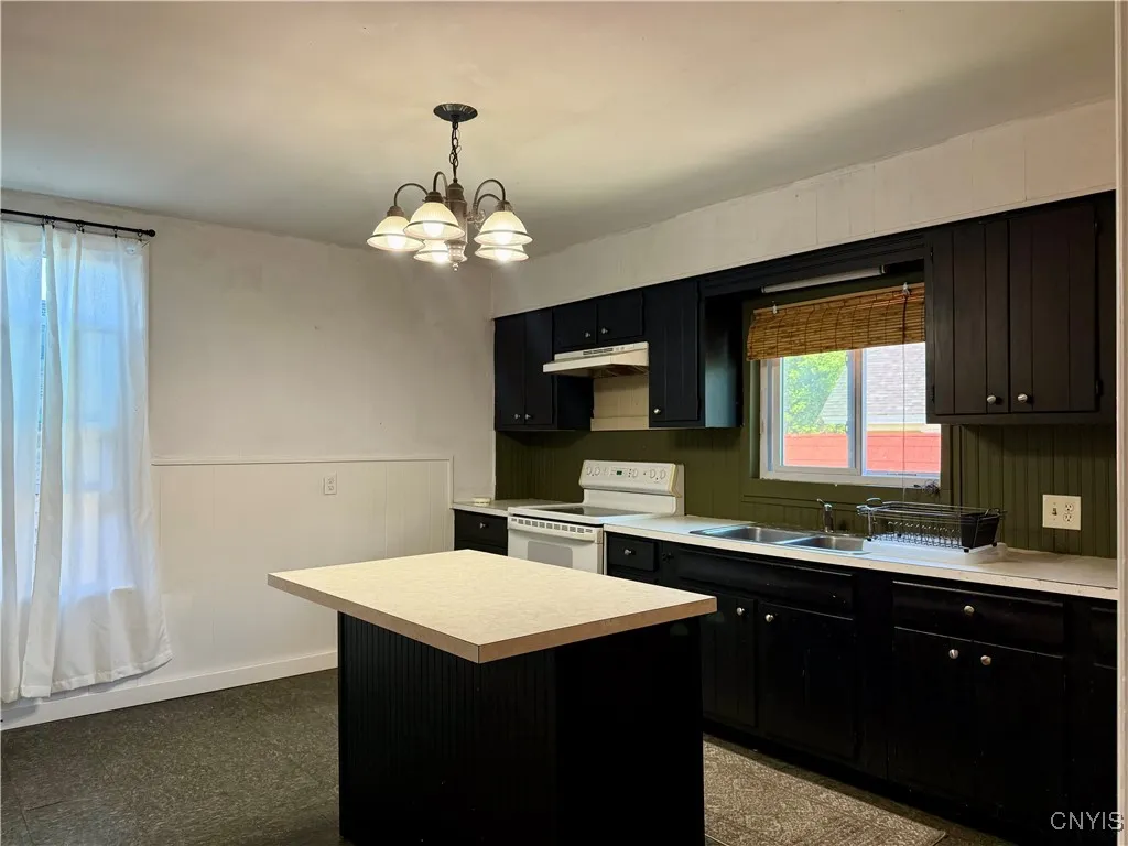 2117 Main Street, Cazenovia, New York 13035, Cazenovia, New York 13035, 4 Bedrooms Bedrooms, 7 Rooms Rooms,1 BathroomBathrooms,Residential Lease,For Rent,2117 Main Street, Cazenovia, New York 13035,S1625335