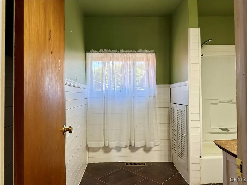 2117 Main Street, Cazenovia, New York 13035, Cazenovia, New York 13035, 4 Bedrooms Bedrooms, 7 Rooms Rooms,1 BathroomBathrooms,Residential Lease,For Rent,2117 Main Street, Cazenovia, New York 13035,S1625335