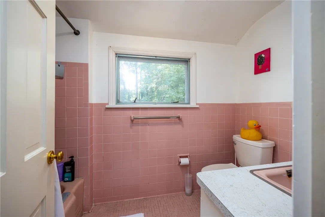 4 Torwood Circle, Pittsford, New York 14534, Pittsford, New York 14534, 5 Bedrooms Bedrooms, 10 Rooms Rooms,2 BathroomsBathrooms,Residential,For Sale,4 Torwood Circle, Pittsford, New York 14534,R1625319