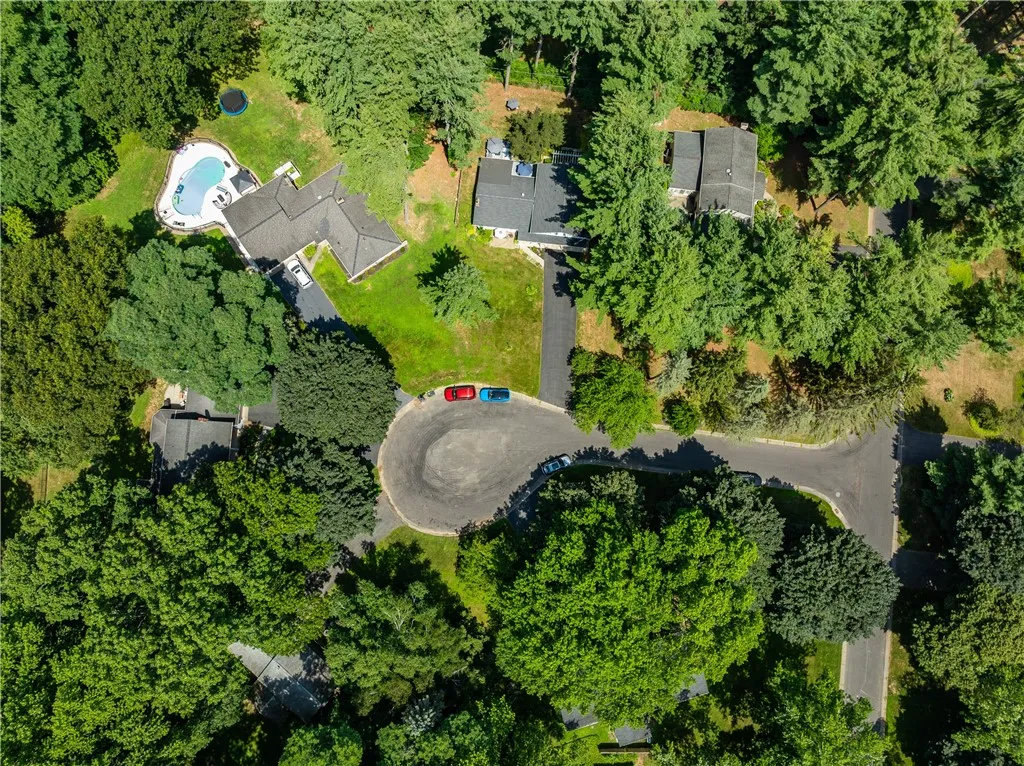 4 Torwood Circle, Pittsford, New York 14534, Pittsford, New York 14534, 5 Bedrooms Bedrooms, 10 Rooms Rooms,2 BathroomsBathrooms,Residential,For Sale,4 Torwood Circle, Pittsford, New York 14534,R1625319