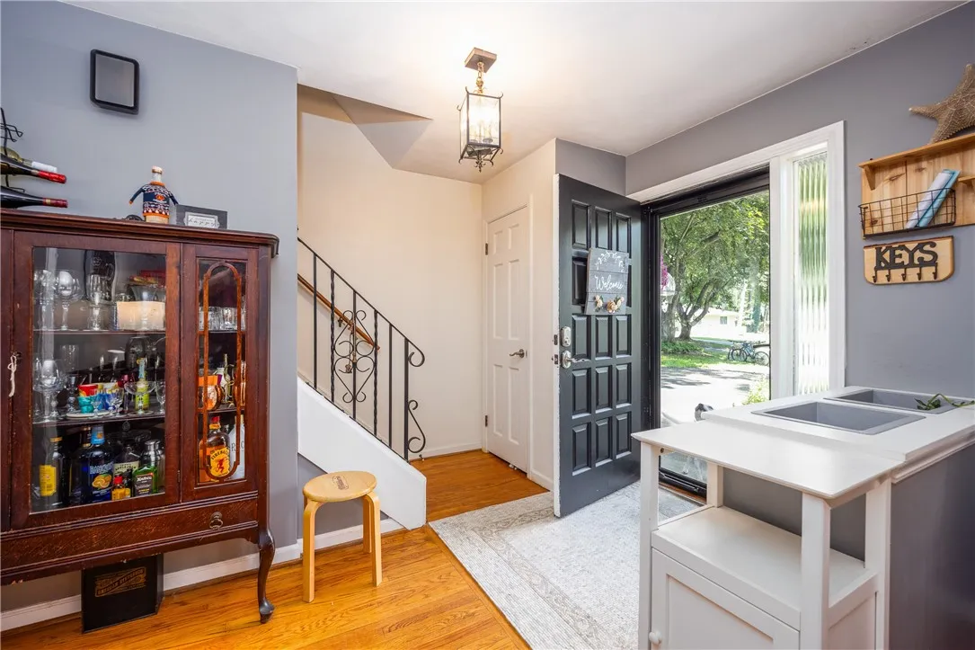 4 Torwood Circle, Pittsford, New York 14534, Pittsford, New York 14534, 5 Bedrooms Bedrooms, 10 Rooms Rooms,2 BathroomsBathrooms,Residential,For Sale,4 Torwood Circle, Pittsford, New York 14534,R1625319