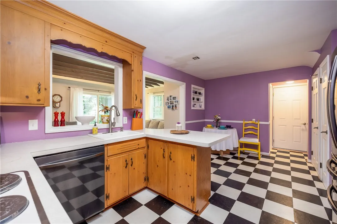 4 Torwood Circle, Pittsford, New York 14534, Pittsford, New York 14534, 5 Bedrooms Bedrooms, 10 Rooms Rooms,2 BathroomsBathrooms,Residential,For Sale,4 Torwood Circle, Pittsford, New York 14534,R1625319