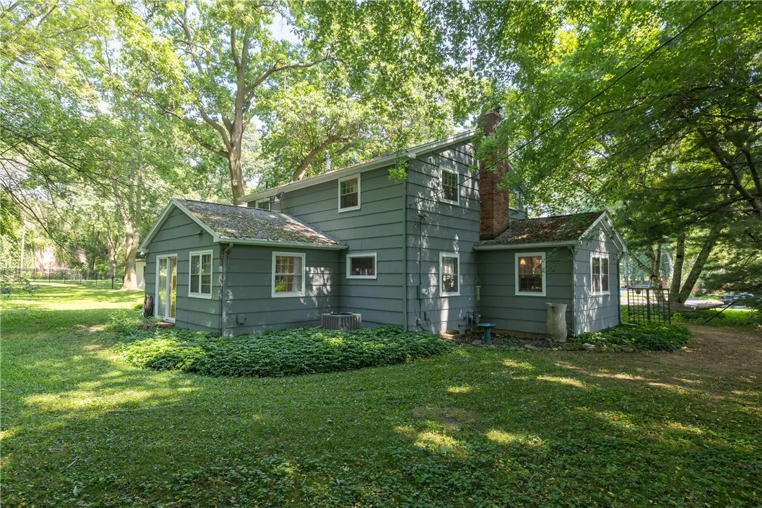 4 Torwood Circle, Pittsford, New York 14534, Pittsford, New York 14534, 5 Bedrooms Bedrooms, 10 Rooms Rooms,2 BathroomsBathrooms,Residential,For Sale,4 Torwood Circle, Pittsford, New York 14534,R1625319