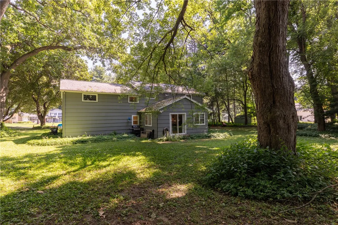 4 Torwood Circle, Pittsford, New York 14534, Pittsford, New York 14534, 5 Bedrooms Bedrooms, 10 Rooms Rooms,2 BathroomsBathrooms,Residential,For Sale,4 Torwood Circle, Pittsford, New York 14534,R1625319