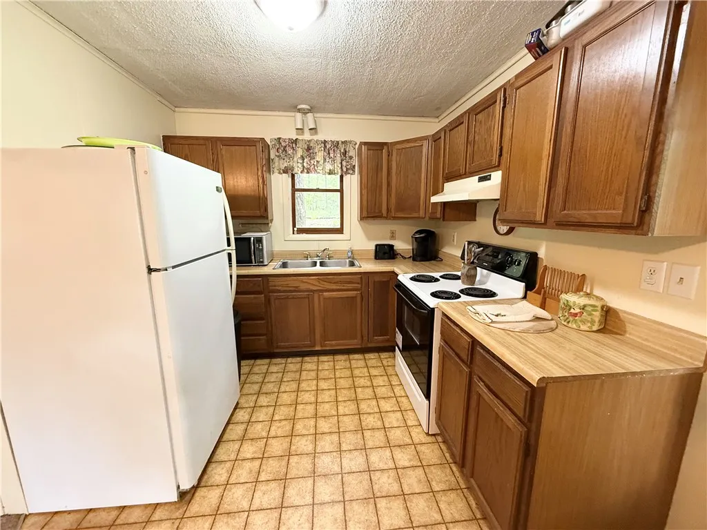 4108-4109 Highbanks, Fayette, New York 14456, Fayette, New York 14456, 3 Bedrooms Bedrooms, 6 Rooms Rooms,2 BathroomsBathrooms,Residential,For Sale,4108-4109 Highbanks, Fayette, New York 14456,R1624191