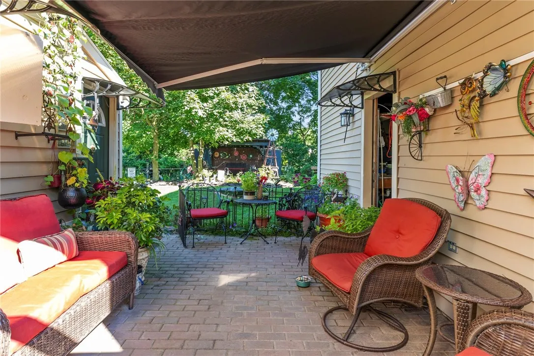 3221 Hambro Park Street, Caledonia, New York 14423, Caledonia, New York 14423, 3 Bedrooms Bedrooms, 10 Rooms Rooms,2 BathroomsBathrooms,Residential,For Sale,3221 Hambro Park Street, Caledonia, New York 14423,R1625046