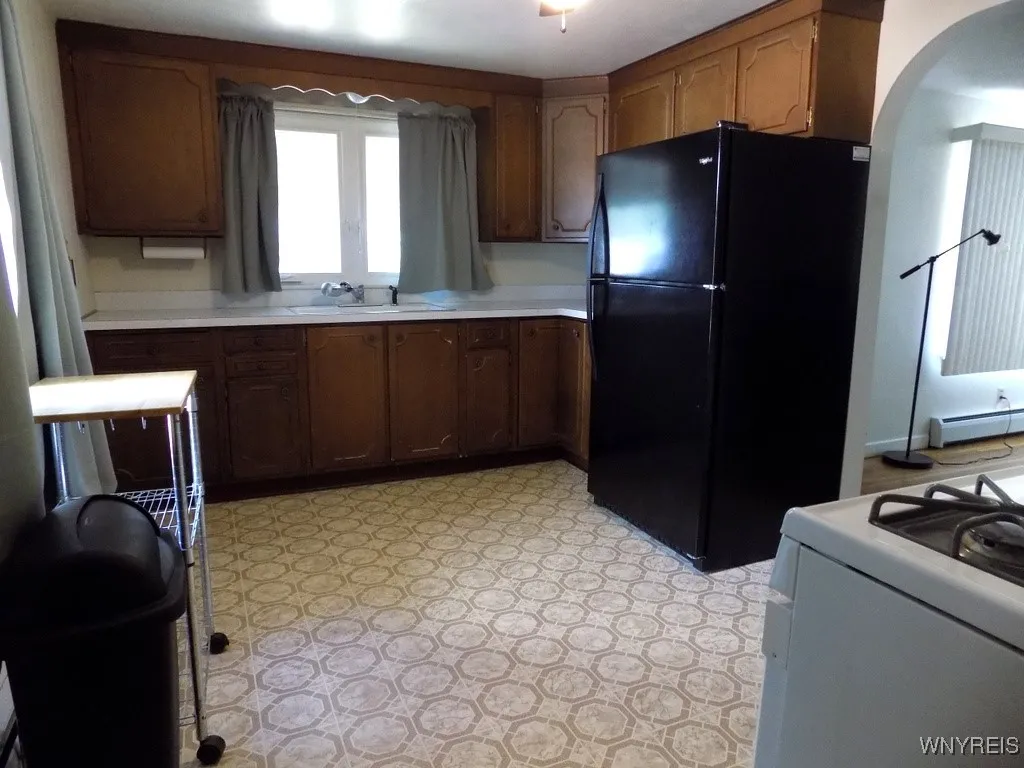 214 Glencove Road, Tonawanda, New York 14223, Tonawanda, New York 14223, 2 Bedrooms Bedrooms, 5 Rooms Rooms,1 BathroomBathrooms,Residential,For Sale,214 Glencove Road, Tonawanda, New York 14223,B1624709