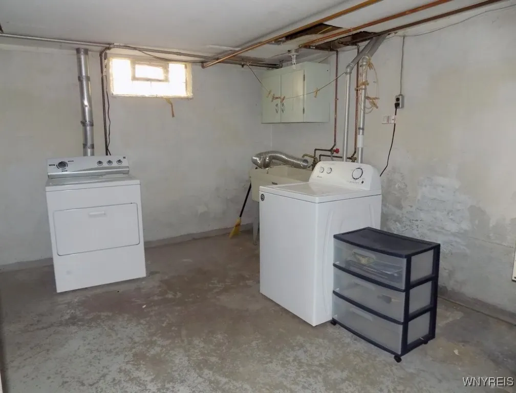 214 Glencove Road, Tonawanda, New York 14223, Tonawanda, New York 14223, 2 Bedrooms Bedrooms, 5 Rooms Rooms,1 BathroomBathrooms,Residential,For Sale,214 Glencove Road, Tonawanda, New York 14223,B1624709