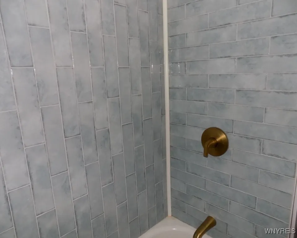 214 Glencove Road, Tonawanda, New York 14223, Tonawanda, New York 14223, 2 Bedrooms Bedrooms, 5 Rooms Rooms,1 BathroomBathrooms,Residential,For Sale,214 Glencove Road, Tonawanda, New York 14223,B1624709