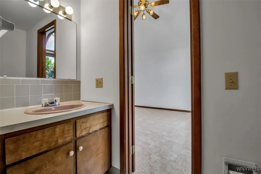 63 Old Orchard Lane, Orchard Park, New York 14127, Orchard Park, New York 14127, 5 Bedrooms Bedrooms, 9 Rooms Rooms,2 BathroomsBathrooms,Residential,For Sale,63 Old Orchard Lane, Orchard Park, New York 14127,B1625348