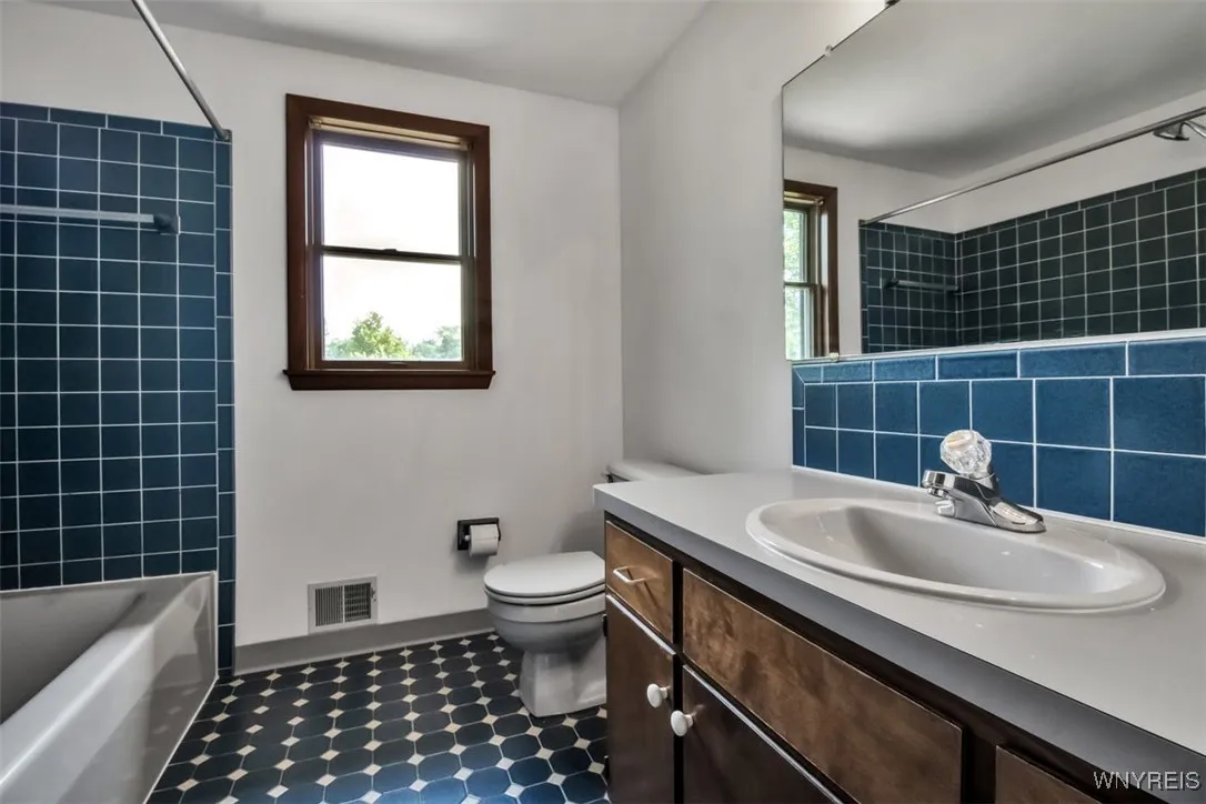 63 Old Orchard Lane, Orchard Park, New York 14127, Orchard Park, New York 14127, 5 Bedrooms Bedrooms, 9 Rooms Rooms,2 BathroomsBathrooms,Residential,For Sale,63 Old Orchard Lane, Orchard Park, New York 14127,B1625348