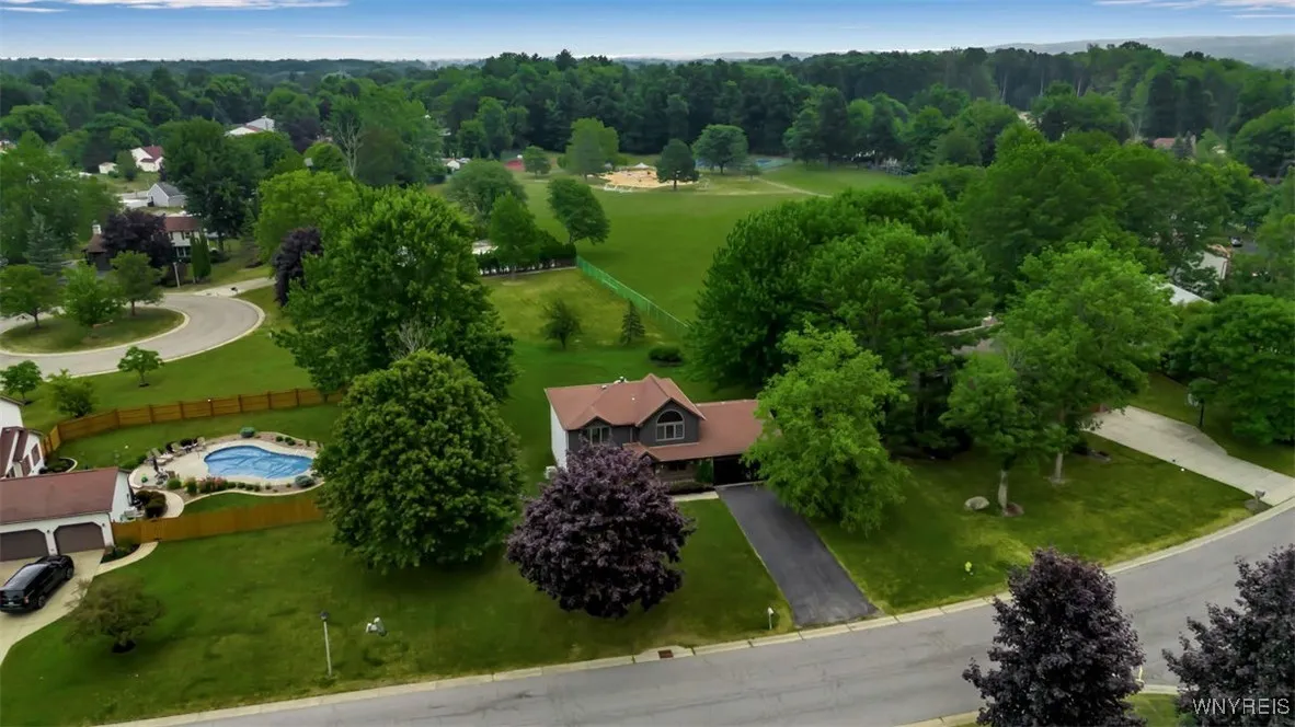 63 Old Orchard Lane, Orchard Park, New York 14127, Orchard Park, New York 14127, 5 Bedrooms Bedrooms, 9 Rooms Rooms,2 BathroomsBathrooms,Residential,For Sale,63 Old Orchard Lane, Orchard Park, New York 14127,B1625348