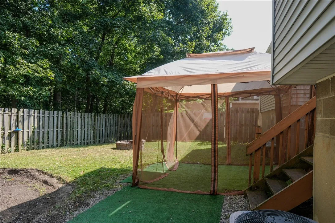 136 Valley Crest Road, Greece, New York 14616, Greece, New York 14616, 4 Bedrooms Bedrooms, 13 Rooms Rooms,1 BathroomBathrooms,Residential,For Sale,136 Valley Crest Road, Greece, New York 14616,R1625404