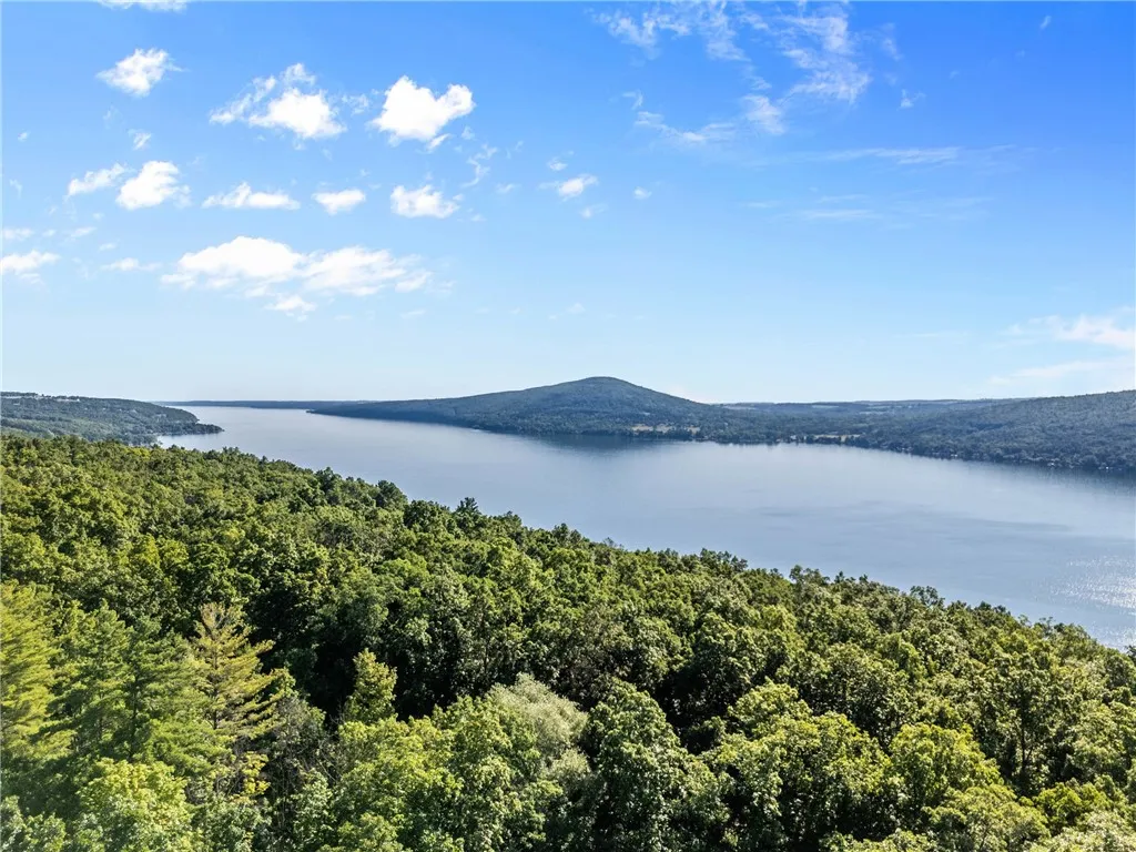 6218 Hawks Road, South Bristol, New York 14512, South Bristol, New York 14512, 3 Bedrooms Bedrooms, 6 Rooms Rooms,2 BathroomsBathrooms,Residential,For Sale,6218 Hawks Road, South Bristol, New York 14512,R1600536