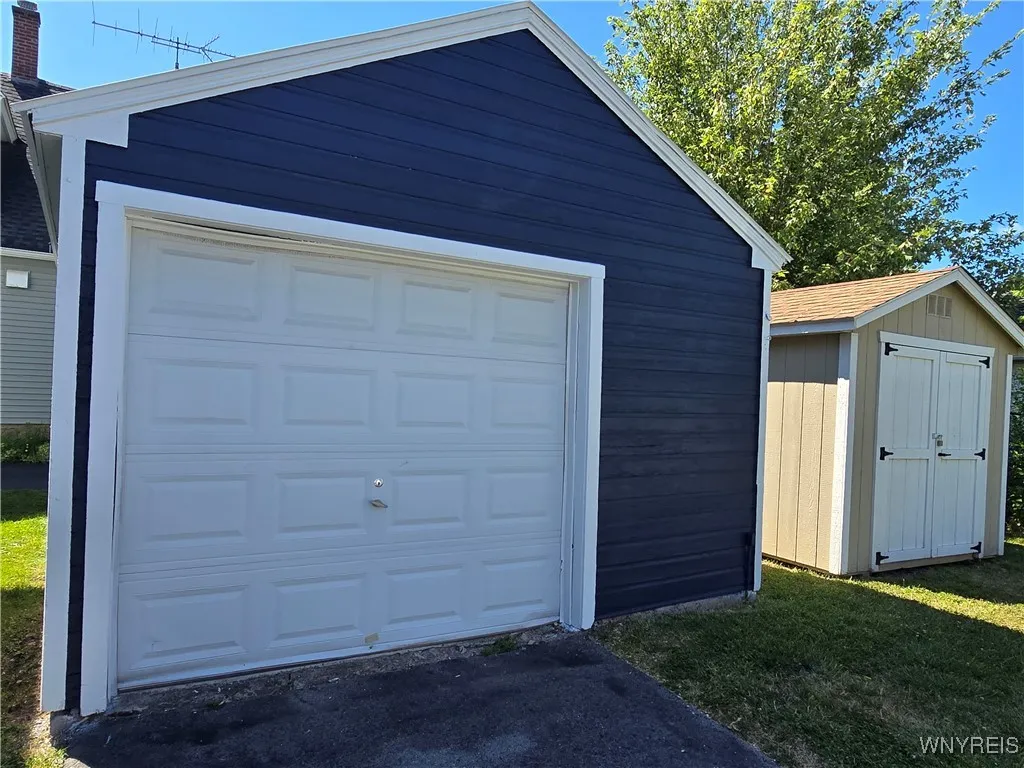 409 Hawley Street, Lockport City, New York 14094, Lockport City, New York 14094, 2 Bedrooms Bedrooms, 5 Rooms Rooms,1 BathroomBathrooms,Residential Lease,For Rent,409 Hawley Street, Lockport City, New York 14094,B1625461