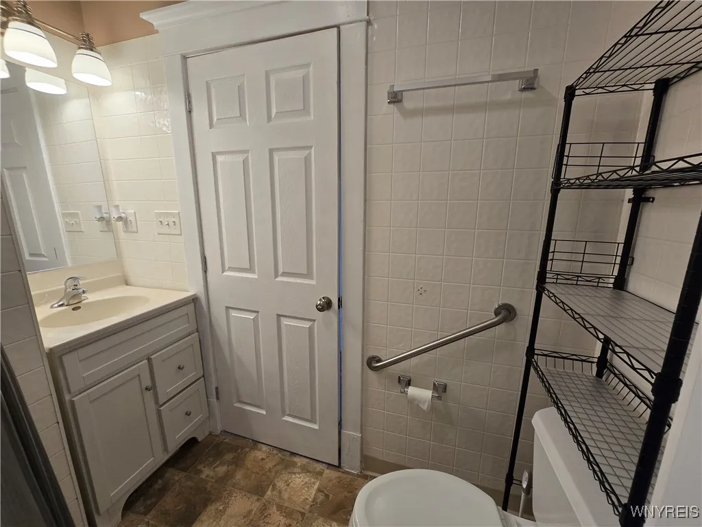 409 Hawley Street, Lockport City, New York 14094, Lockport City, New York 14094, 2 Bedrooms Bedrooms, 5 Rooms Rooms,1 BathroomBathrooms,Residential Lease,For Rent,409 Hawley Street, Lockport City, New York 14094,B1625461