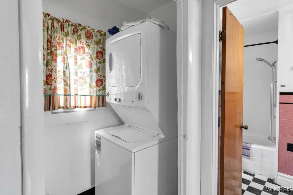 30 Aurora Street, Lancaster, New York 14086, Lancaster, New York 14086, 3 Bedrooms Bedrooms, 6 Rooms Rooms,1 BathroomBathrooms,Residential,For Sale,30 Aurora Street, Lancaster, New York 14086,B1625106