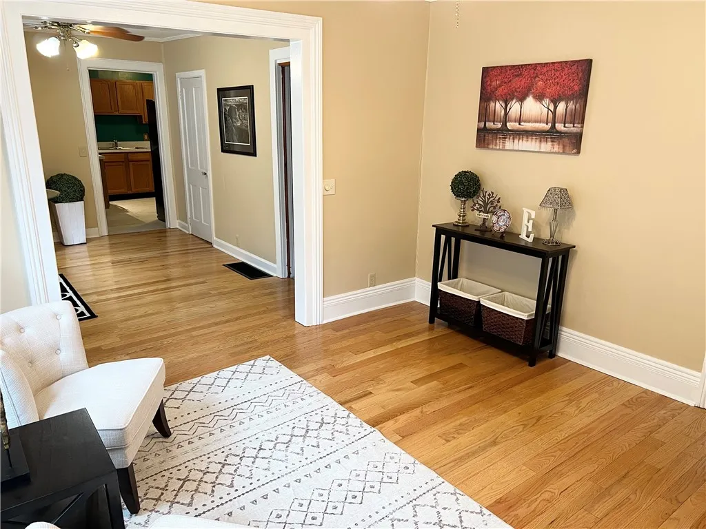 76 Diem Street, Rochester, New York 14620, Rochester, New York 14620, 2 Bedrooms Bedrooms, 5 Rooms Rooms,1 BathroomBathrooms,Residential,For Sale,76 Diem Street, Rochester, New York 14620,R1624130