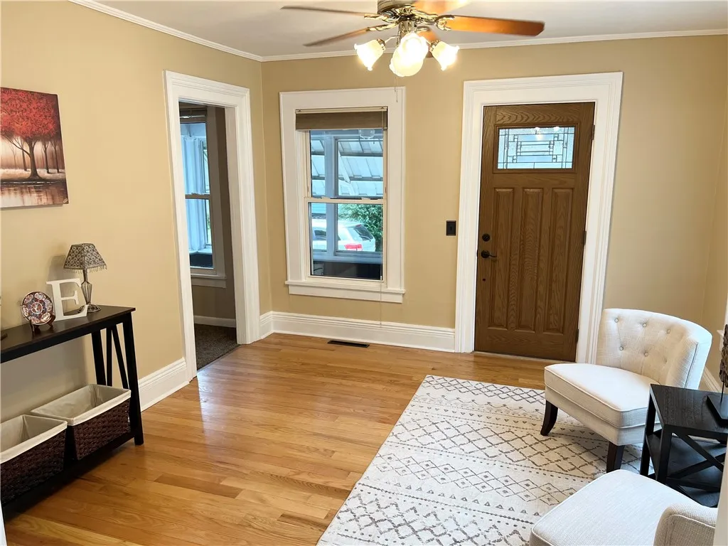 76 Diem Street, Rochester, New York 14620, Rochester, New York 14620, 2 Bedrooms Bedrooms, 5 Rooms Rooms,1 BathroomBathrooms,Residential,For Sale,76 Diem Street, Rochester, New York 14620,R1624130