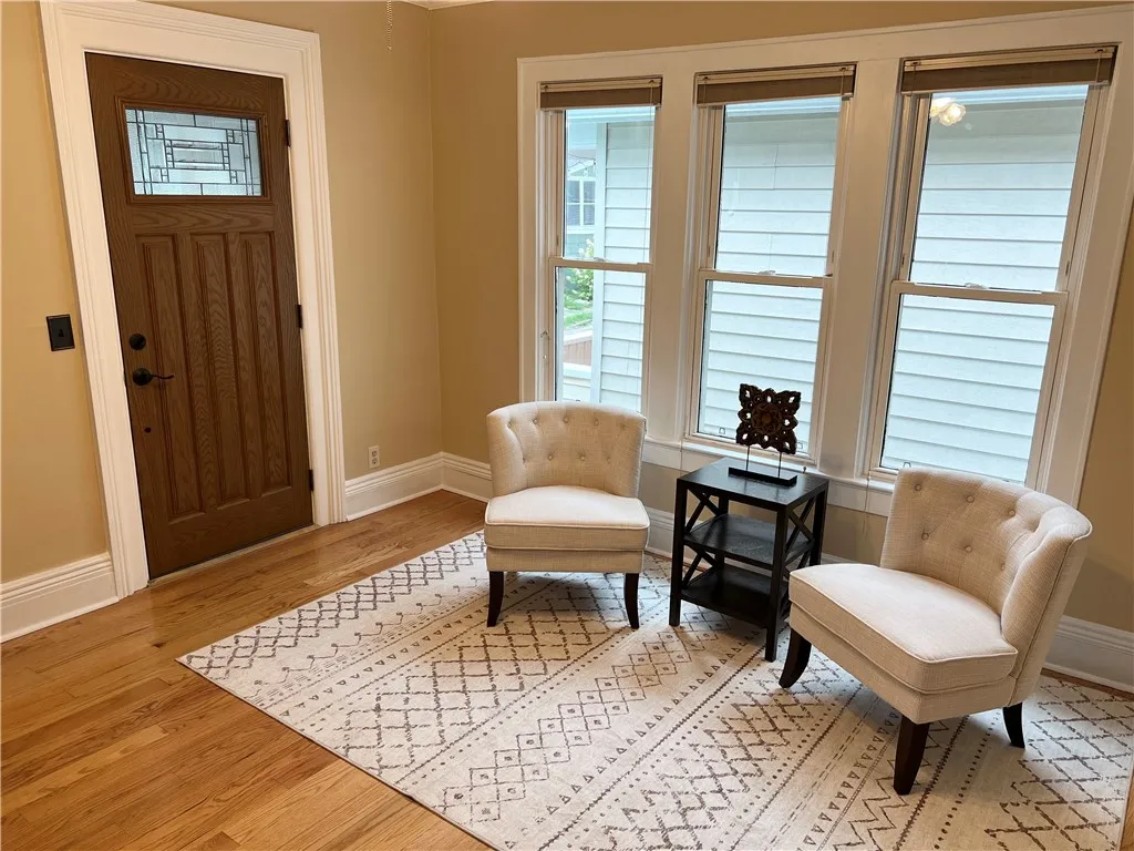76 Diem Street, Rochester, New York 14620, Rochester, New York 14620, 2 Bedrooms Bedrooms, 5 Rooms Rooms,1 BathroomBathrooms,Residential,For Sale,76 Diem Street, Rochester, New York 14620,R1624130