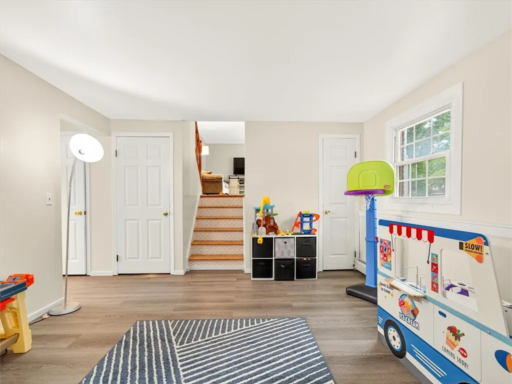 30 Hemlock Woods Lane, Greece, New York 14615, Greece, New York 14615, 4 Bedrooms Bedrooms, 7 Rooms Rooms,1 BathroomBathrooms,Residential,For Sale,30 Hemlock Woods Lane, Greece, New York 14615,R1625466