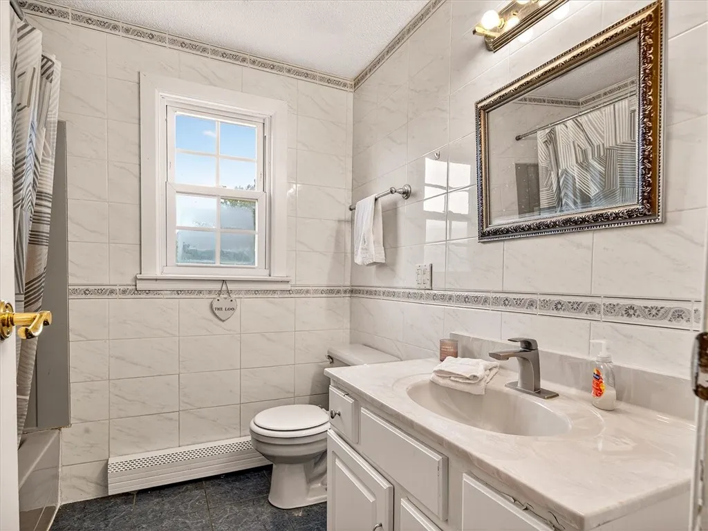 30 Hemlock Woods Lane, Greece, New York 14615, Greece, New York 14615, 4 Bedrooms Bedrooms, 7 Rooms Rooms,1 BathroomBathrooms,Residential,For Sale,30 Hemlock Woods Lane, Greece, New York 14615,R1625466