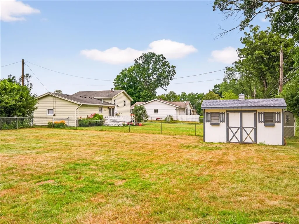 30 Hemlock Woods Lane, Greece, New York 14615, Greece, New York 14615, 4 Bedrooms Bedrooms, 7 Rooms Rooms,1 BathroomBathrooms,Residential,For Sale,30 Hemlock Woods Lane, Greece, New York 14615,R1625466