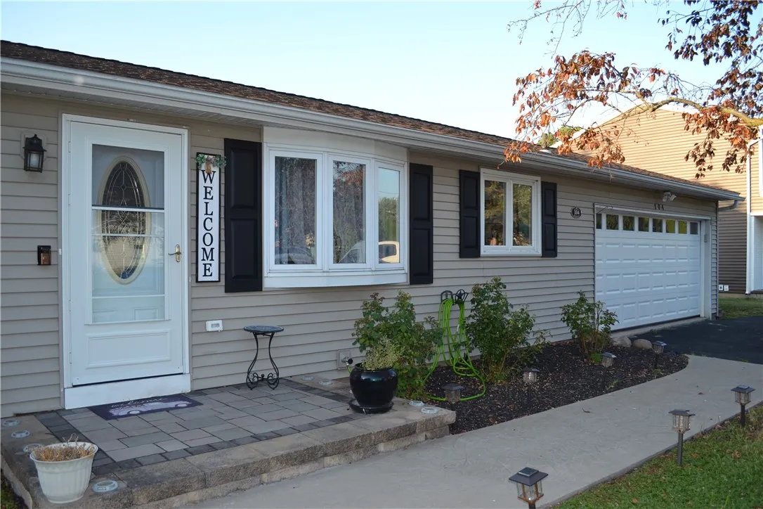 104 Doerun Drive, Greece, New York 14626, Greece, New York 14626, 3 Bedrooms Bedrooms, 6 Rooms Rooms,1 BathroomBathrooms,Residential,For Sale,104 Doerun Drive, Greece, New York 14626,R1625470