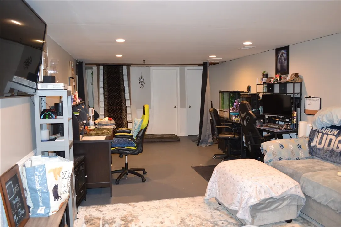 104 Doerun Drive, Greece, New York 14626, Greece, New York 14626, 3 Bedrooms Bedrooms, 6 Rooms Rooms,1 BathroomBathrooms,Residential,For Sale,104 Doerun Drive, Greece, New York 14626,R1625470