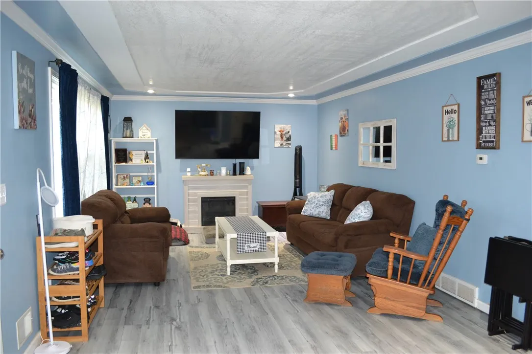 104 Doerun Drive, Greece, New York 14626, Greece, New York 14626, 3 Bedrooms Bedrooms, 6 Rooms Rooms,1 BathroomBathrooms,Residential,For Sale,104 Doerun Drive, Greece, New York 14626,R1625470