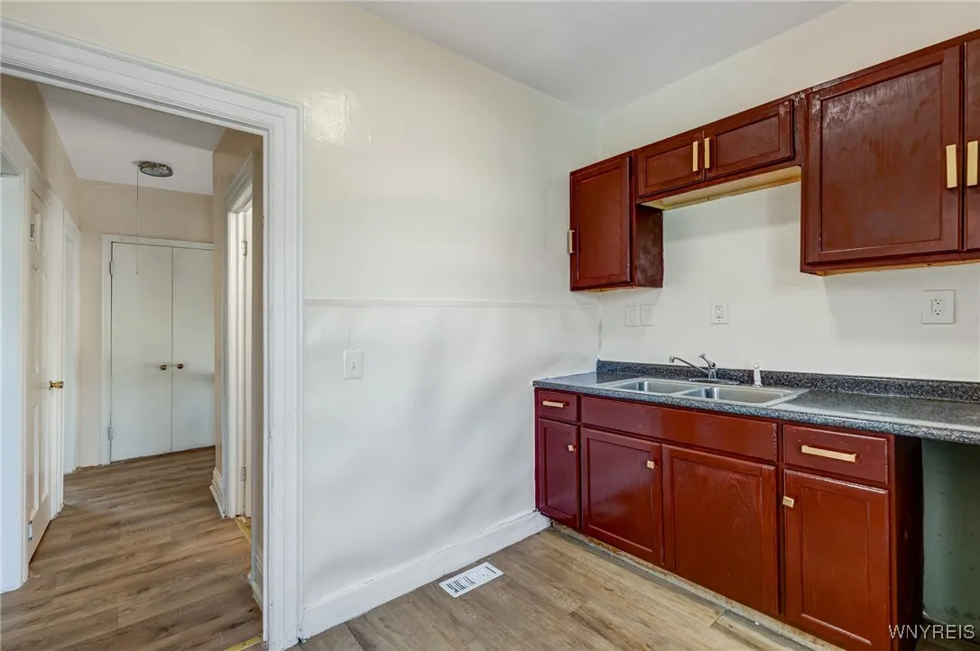 57 Briscoe Avenue, Buffalo, New York 14211, Buffalo, New York 14211, 3 Bedrooms Bedrooms, 6 Rooms Rooms,3 BathroomsBathrooms,Residential,For Sale,57 Briscoe Avenue, Buffalo, New York 14211,B1625471