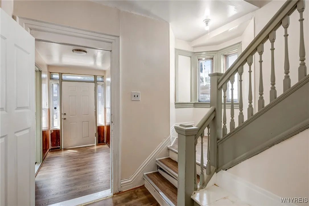 57 Briscoe Avenue, Buffalo, New York 14211, Buffalo, New York 14211, 3 Bedrooms Bedrooms, 6 Rooms Rooms,3 BathroomsBathrooms,Residential,For Sale,57 Briscoe Avenue, Buffalo, New York 14211,B1625471