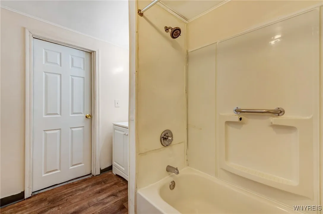 57 Briscoe Avenue, Buffalo, New York 14211, Buffalo, New York 14211, 3 Bedrooms Bedrooms, 6 Rooms Rooms,3 BathroomsBathrooms,Residential,For Sale,57 Briscoe Avenue, Buffalo, New York 14211,B1625471