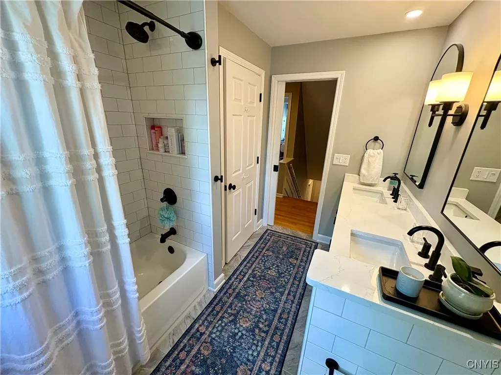 204 Old Lyme Rd Road, Dewitt, New York 13224, De Witt, New York 13224, 4 Bedrooms Bedrooms, 12 Rooms Rooms,2 BathroomsBathrooms,Residential,For Sale,204 Old Lyme Rd Road, Dewitt, New York 13224,S1623961