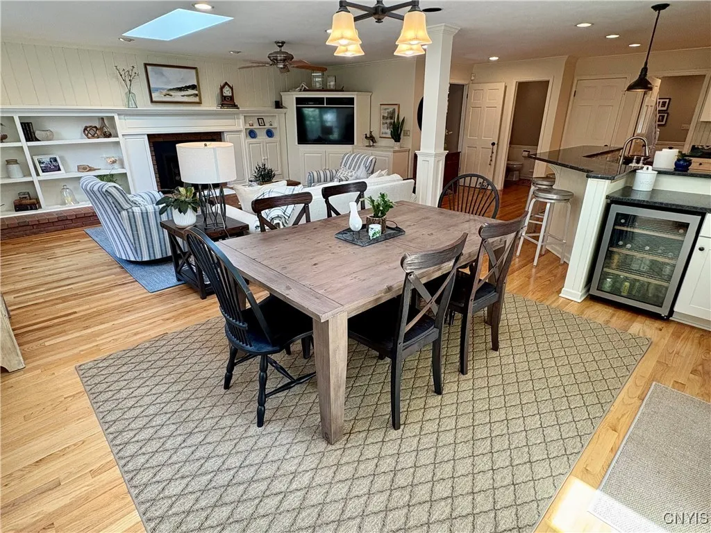 So bright and a great space to entertain.