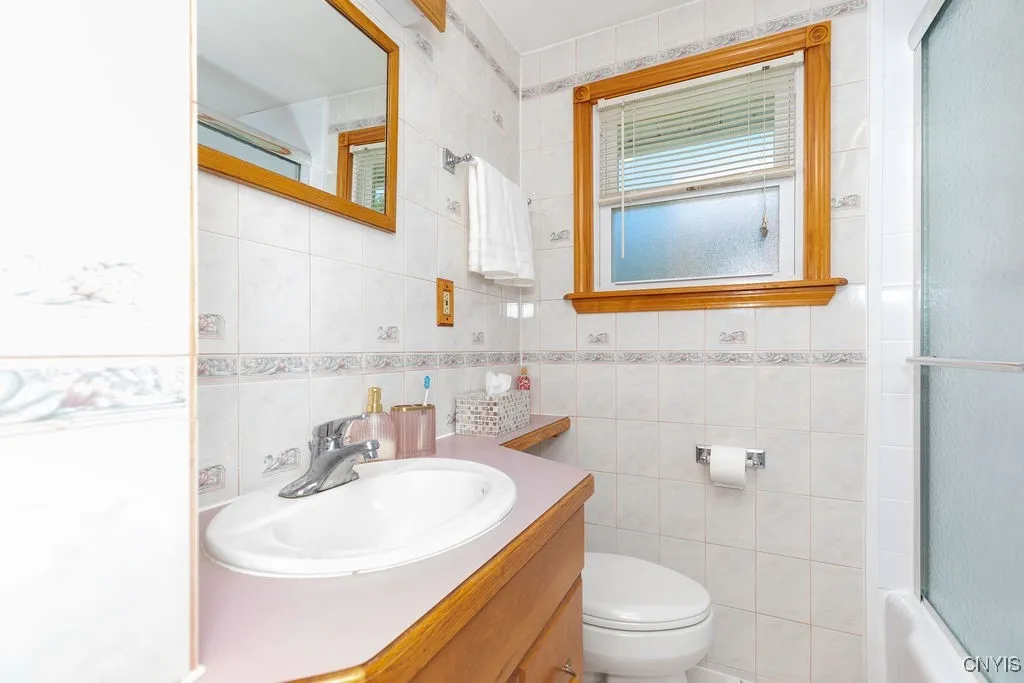 104 Beverly Drive, Camillus, New York 13219, Camillus, New York 13219, 4 Bedrooms Bedrooms, 6 Rooms Rooms,2 BathroomsBathrooms,Residential,For Sale,104 Beverly Drive, Camillus, New York 13219,S1620731
